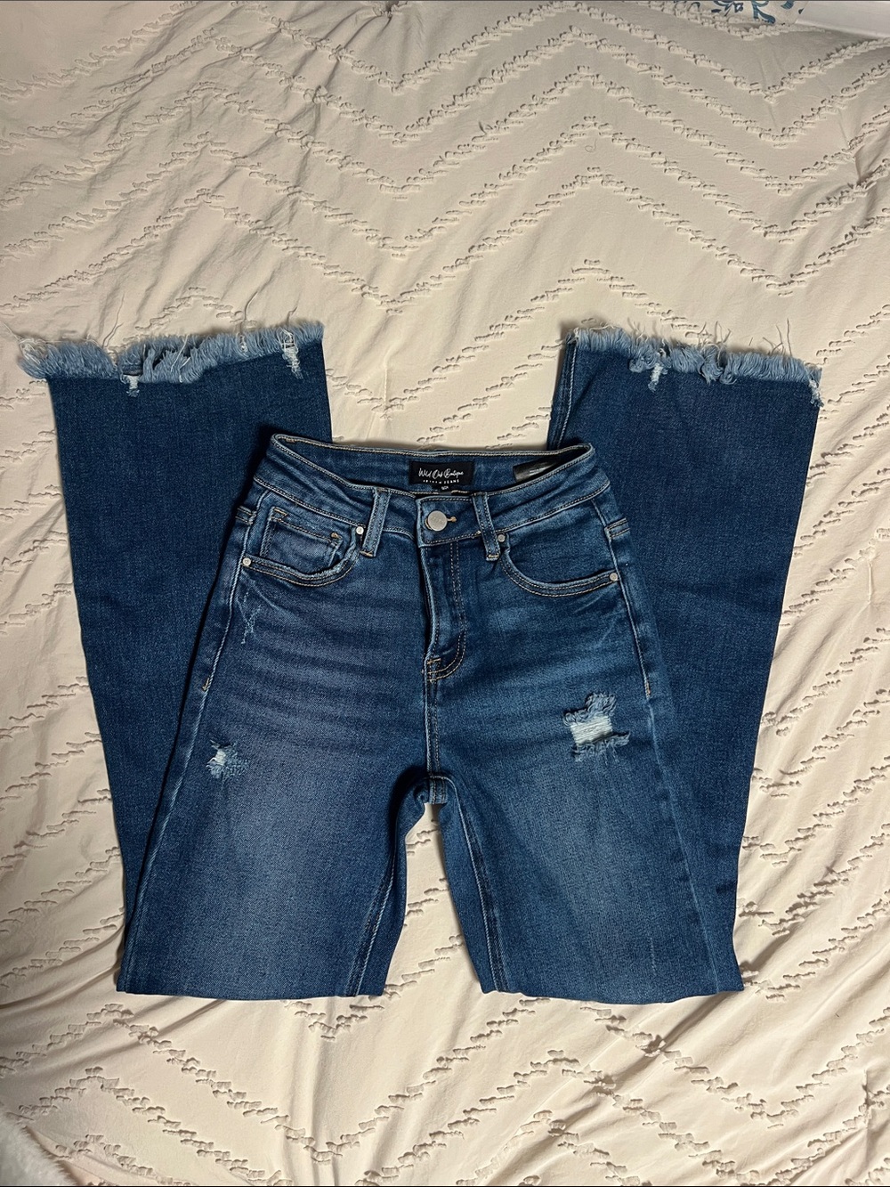 Risen jeans, High-Rise Frayed Hem flare Jeans in Dark Blue